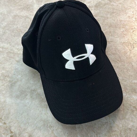 Black Under Armor Flexfit Knit Hat - Picture 1 of 5